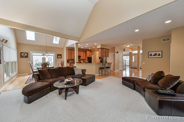 975 Riverstone Dr, Aurora, IL 60502 photo 5