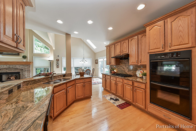 975 Riverstone Dr, Aurora, IL 60502 photo 7