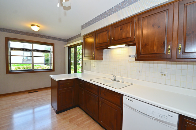 218 Brookside Ln #A, Willowbrook, IL 60527 photo 8
