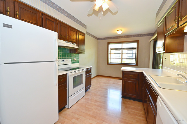 218 Brookside Ln #A, Willowbrook, IL 60527 photo 7