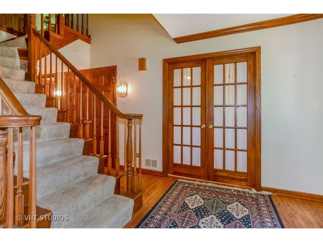 2518 Braddock Dr, Naperville, IL 60565 photo 2