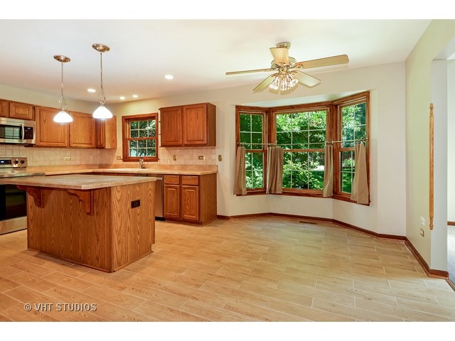 2518 Braddock Dr, Naperville, IL 60565 photo 8