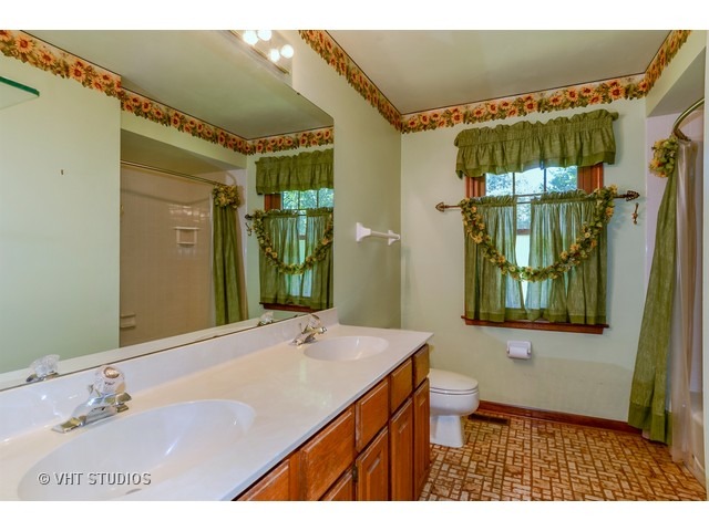 2518 Braddock Dr, Naperville, IL 60565 photo 21