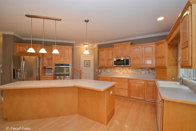 7215 Horseshoe Ct, Cary, IL 60013 photo 9