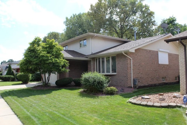 9802 S Beverly Ave, Chicago, IL 60643 photo 1