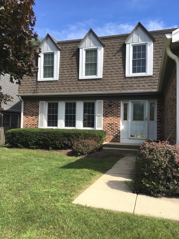 1325 John Dr, Hoffman Estates, IL 60169 photo 2