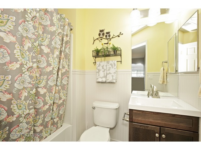 1907 Concord Dr, Mchenry, IL 60050 photo 13