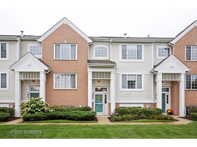 1907 Concord Dr, Mchenry, IL 60050 photo 1