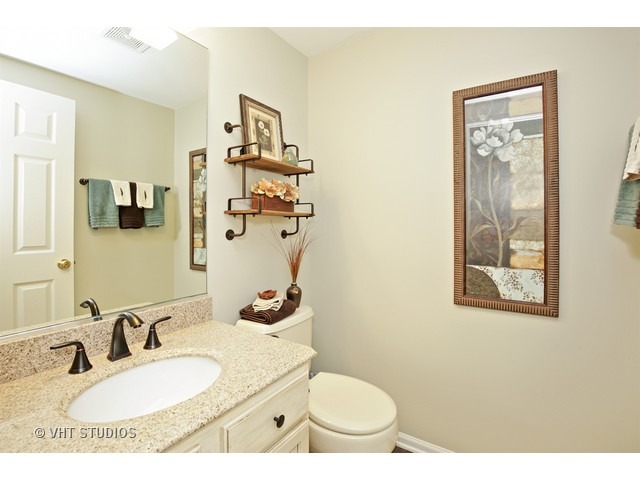 1907 Concord Dr, Mchenry, IL 60050 photo 12