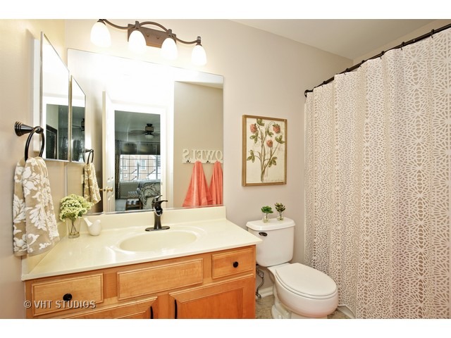 1907 Concord Dr, Mchenry, IL 60050 photo 9