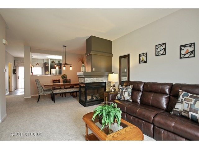 1907 Concord Dr, Mchenry, IL 60050 photo 3