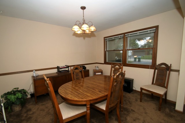 8131 Clockview Rd, Rockford, IL 61108 photo 9