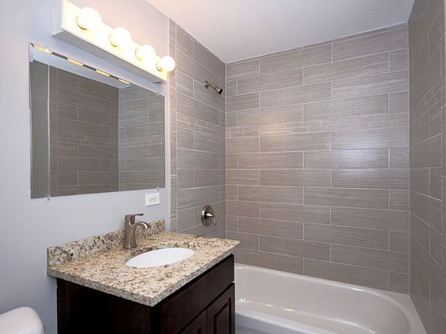 9437 S Champlain Ave, Chicago, IL 60619 photo 5