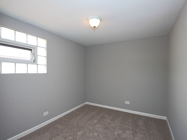 9437 S Champlain Ave, Chicago, IL 60619 photo 12