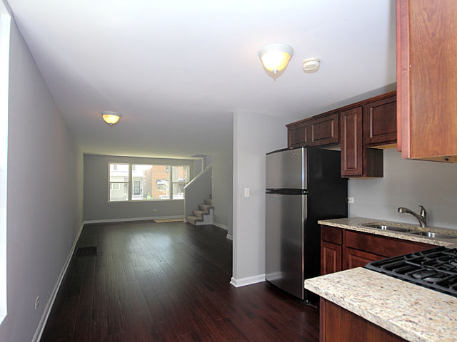 9437 S Champlain Ave, Chicago, IL 60619 photo 3