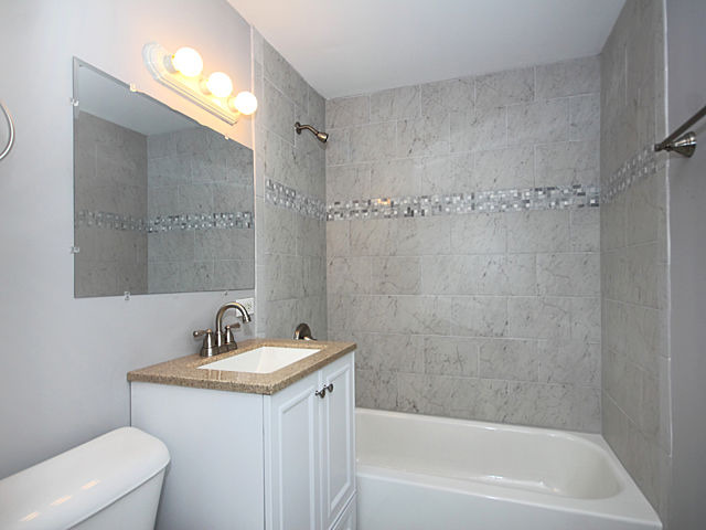 9437 S Champlain Ave, Chicago, IL 60619 photo 10