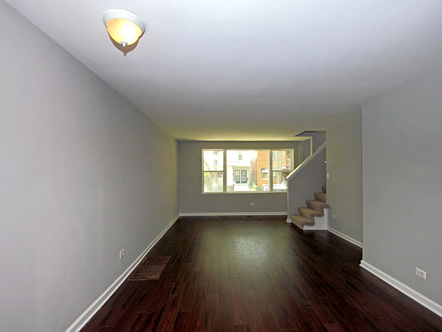 9437 S Champlain Ave, Chicago, IL 60619 photo 2