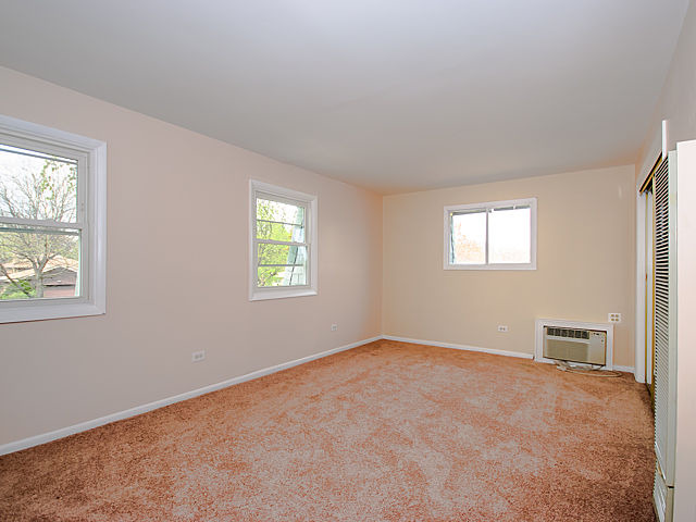 4653 W Devon Ave, Chicago, IL 60646 photo 12