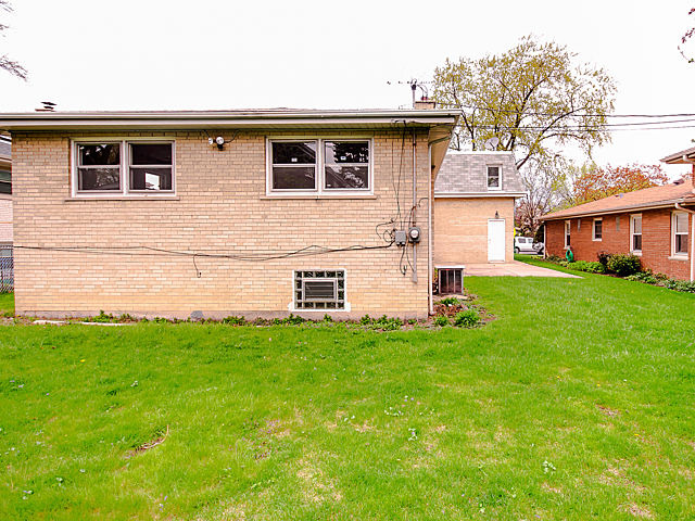 4653 W Devon Ave, Chicago, IL 60646 photo 21