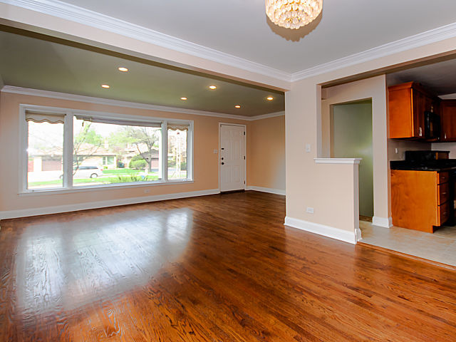 4653 W Devon Ave, Chicago, IL 60646 photo 6