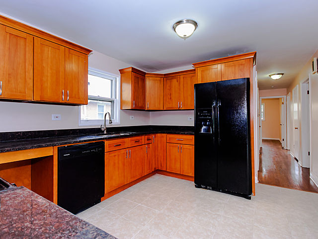 4653 W Devon Ave, Chicago, IL 60646 photo 8