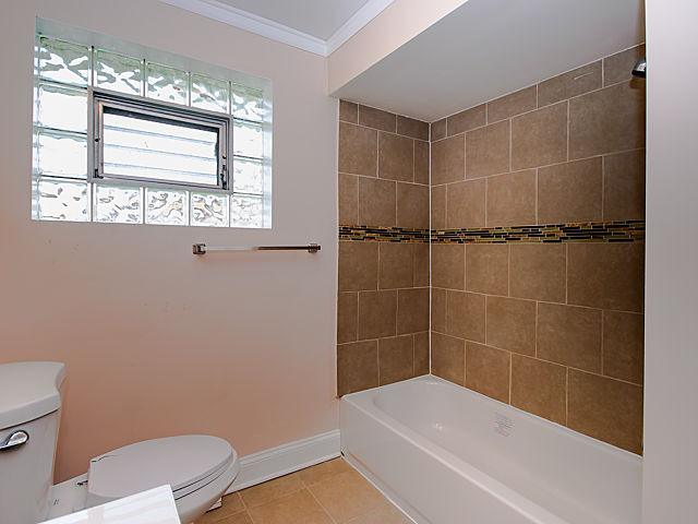 4653 W Devon Ave, Chicago, IL 60646 photo 19