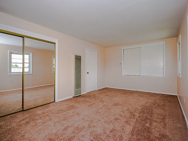 4653 W Devon Ave, Chicago, IL 60646 photo 13