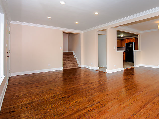 4653 W Devon Ave, Chicago, IL 60646 photo 3
