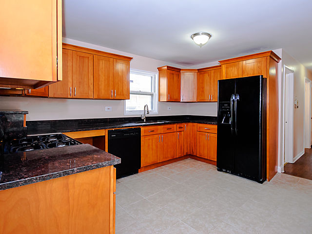 4653 W Devon Ave, Chicago, IL 60646 photo 10