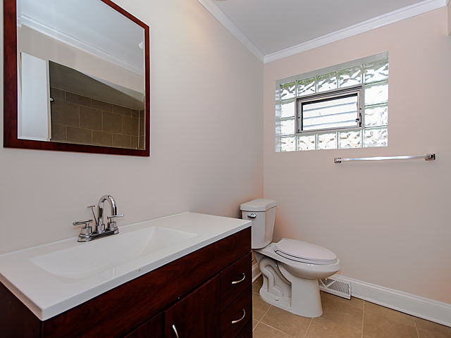 4653 W Devon Ave, Chicago, IL 60646 photo 18