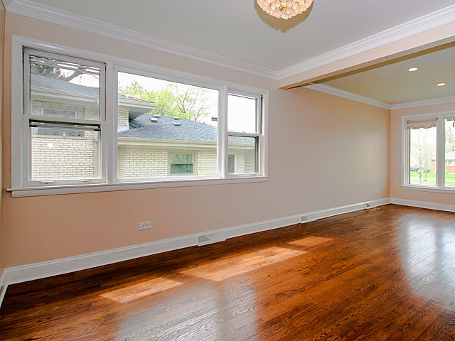 4653 W Devon Ave, Chicago, IL 60646 photo 5