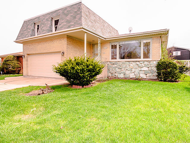 4653 W Devon Ave, Chicago, IL 60646 photo 1