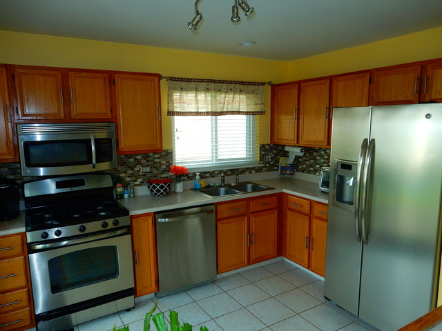 310 Barton Ct, Bartlett, IL 60103 photo 2