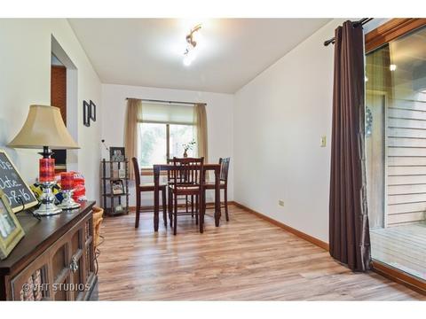 938 Jefferson Ave #A, Elgin, IL 60120 photo 5