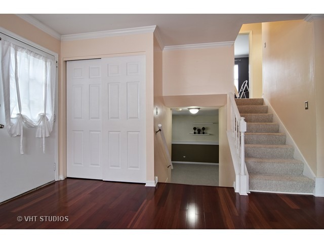 1610 Timber Trl, Wheaton, IL 60189 photo 2