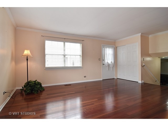 1610 Timber Trl, Wheaton, IL 60189 photo 4