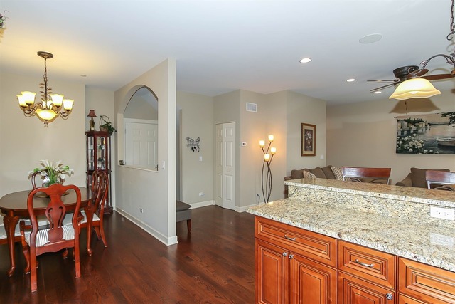 71 Legacy Ln, Wheeling, IL 60090 photo 8