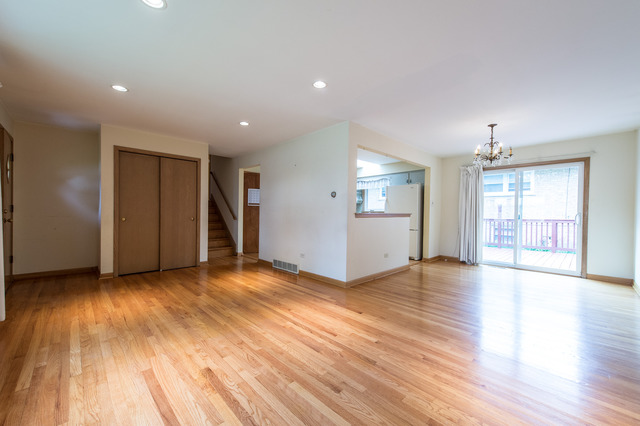 7601 S Octavia Ave, Bridgeview, IL 60455 photo 4