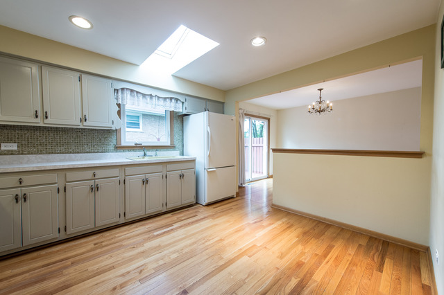 7601 S Octavia Ave, Bridgeview, IL 60455 photo 13