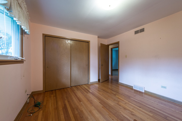 7601 S Octavia Ave, Bridgeview, IL 60455 photo 14