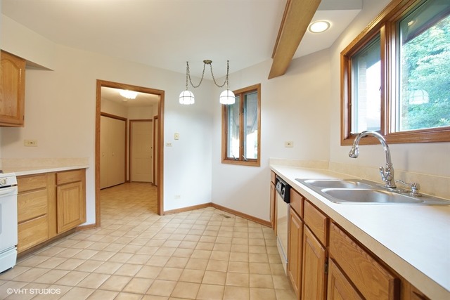 1719 Pebble Beach Ct, Hoffman Estates, IL 60169 photo 11