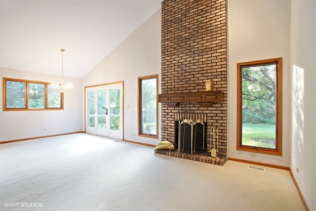 1719 Pebble Beach Ct, Hoffman Estates, IL 60169 photo 4