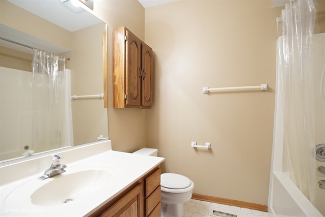 1719 Pebble Beach Ct, Hoffman Estates, IL 60169 photo 16