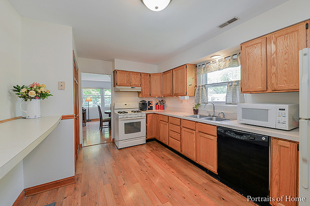 1001 E Illinois St, Wheaton, IL 60187 photo 3