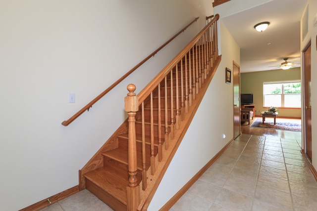 757 River Walk Dr, Wheeling, IL 60090 photo 2