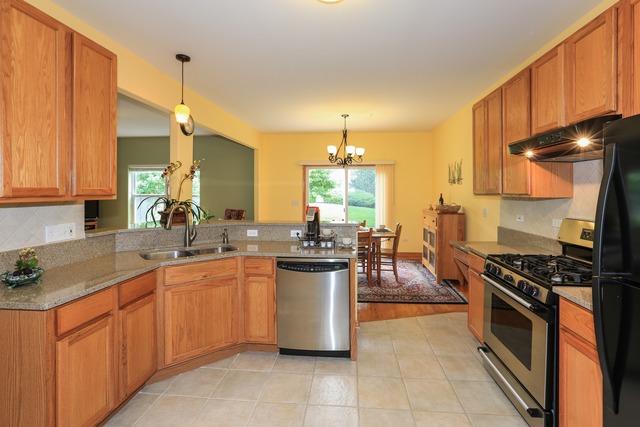 757 River Walk Dr, Wheeling, IL 60090 photo 5