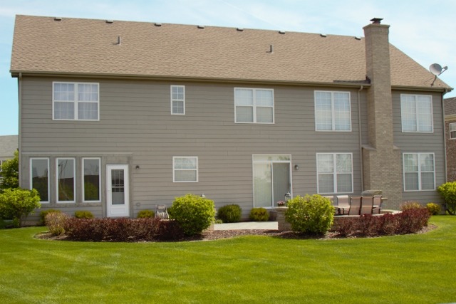 5429 Swan Cir, Hoffman Estates, IL 60192 photo 2