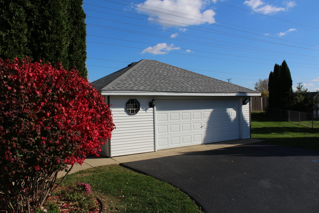 1355 Windsor Ct, Elgin, IL 60120 photo 25