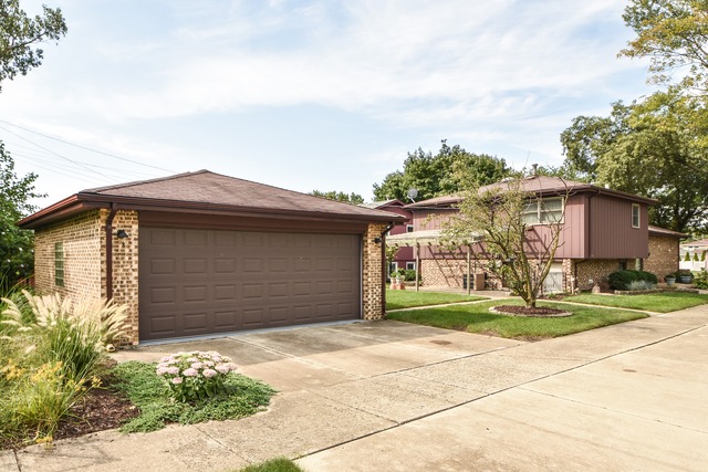 14501 Knox Ave, Midlothian, IL 60445 photo 10