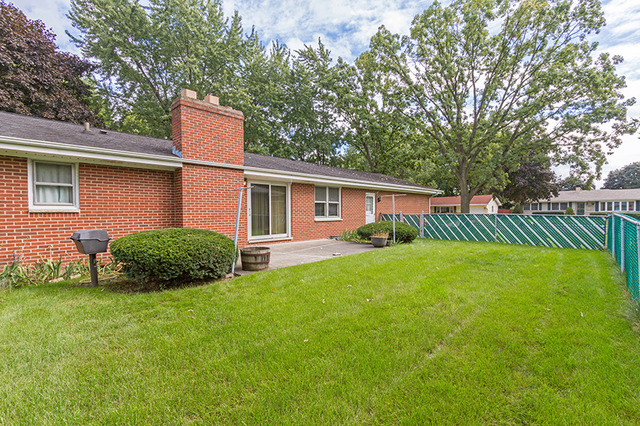 130 Thomas More Dr, Elgin, IL 60123 photo 24